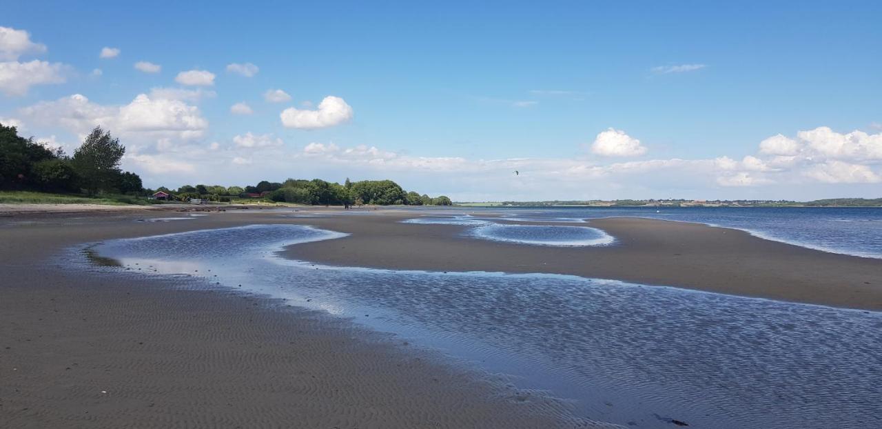 Gemütliche Ferienunterkunft direkt am Meer Holnis Exterior foto