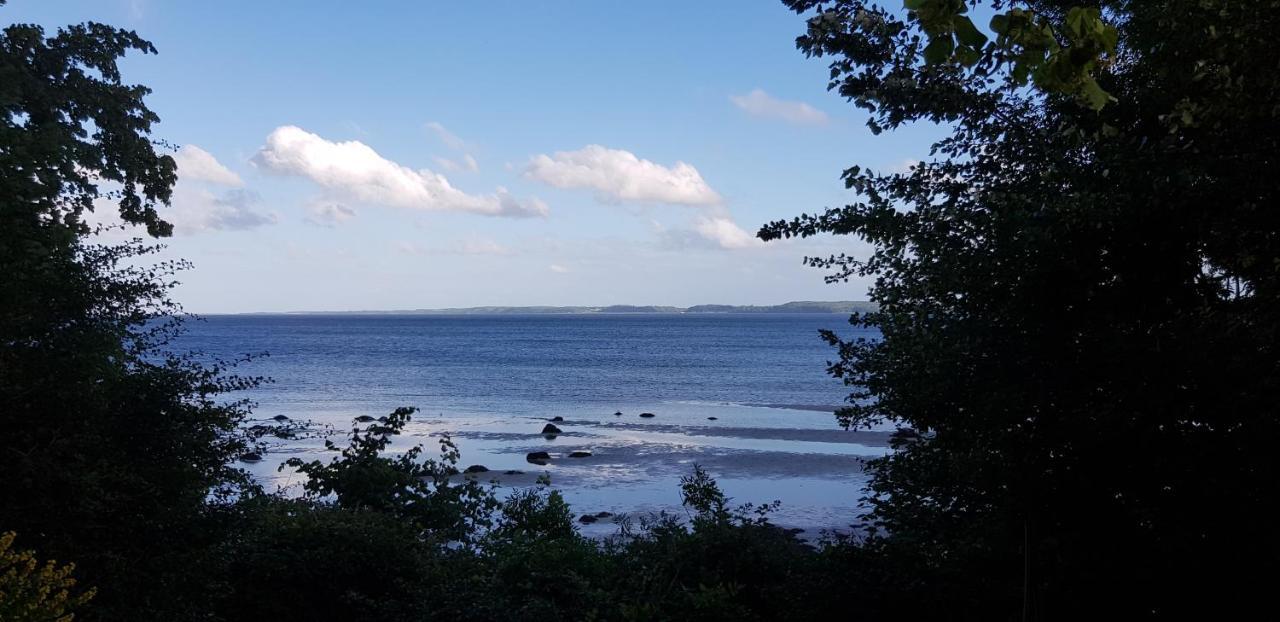 Gemütliche Ferienunterkunft direkt am Meer Holnis Exterior foto